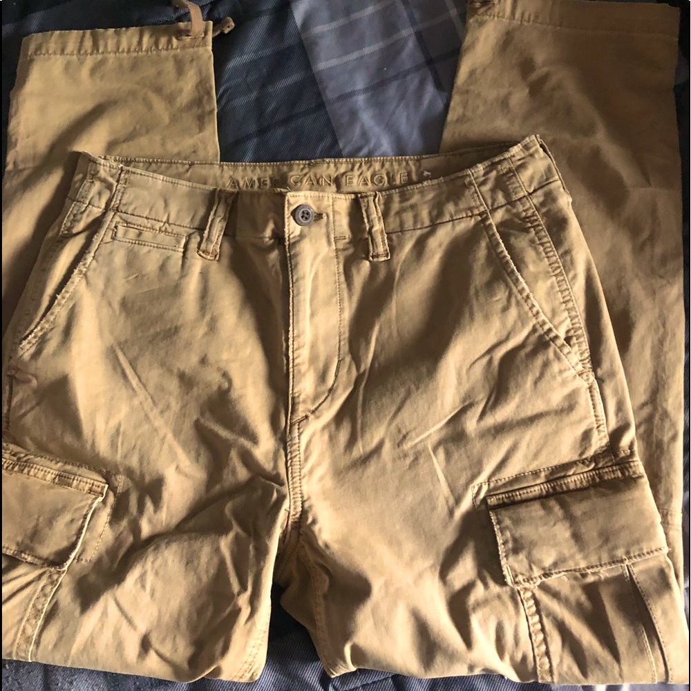 American Eagle tan slim cargo pants